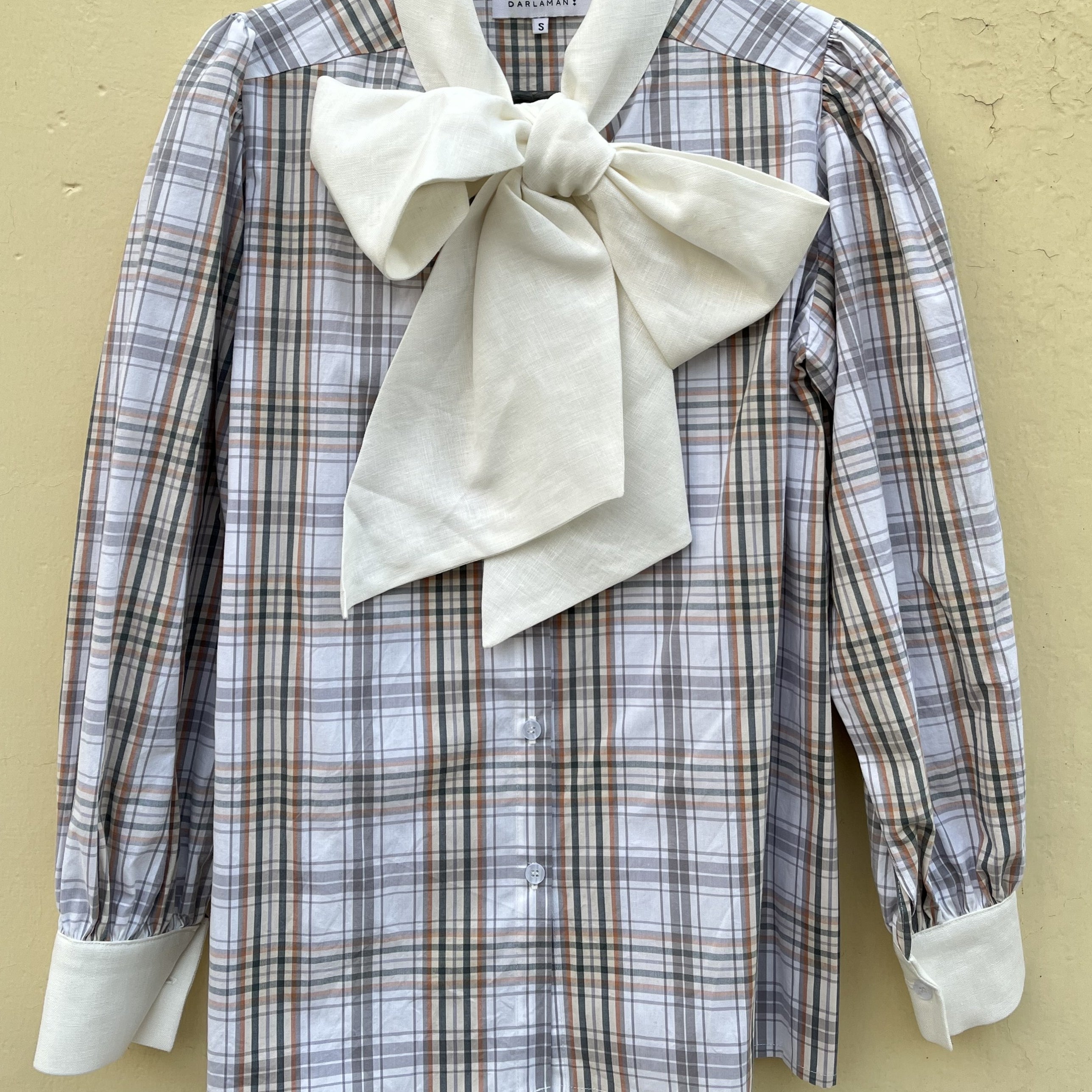 Bow shirt in Beige